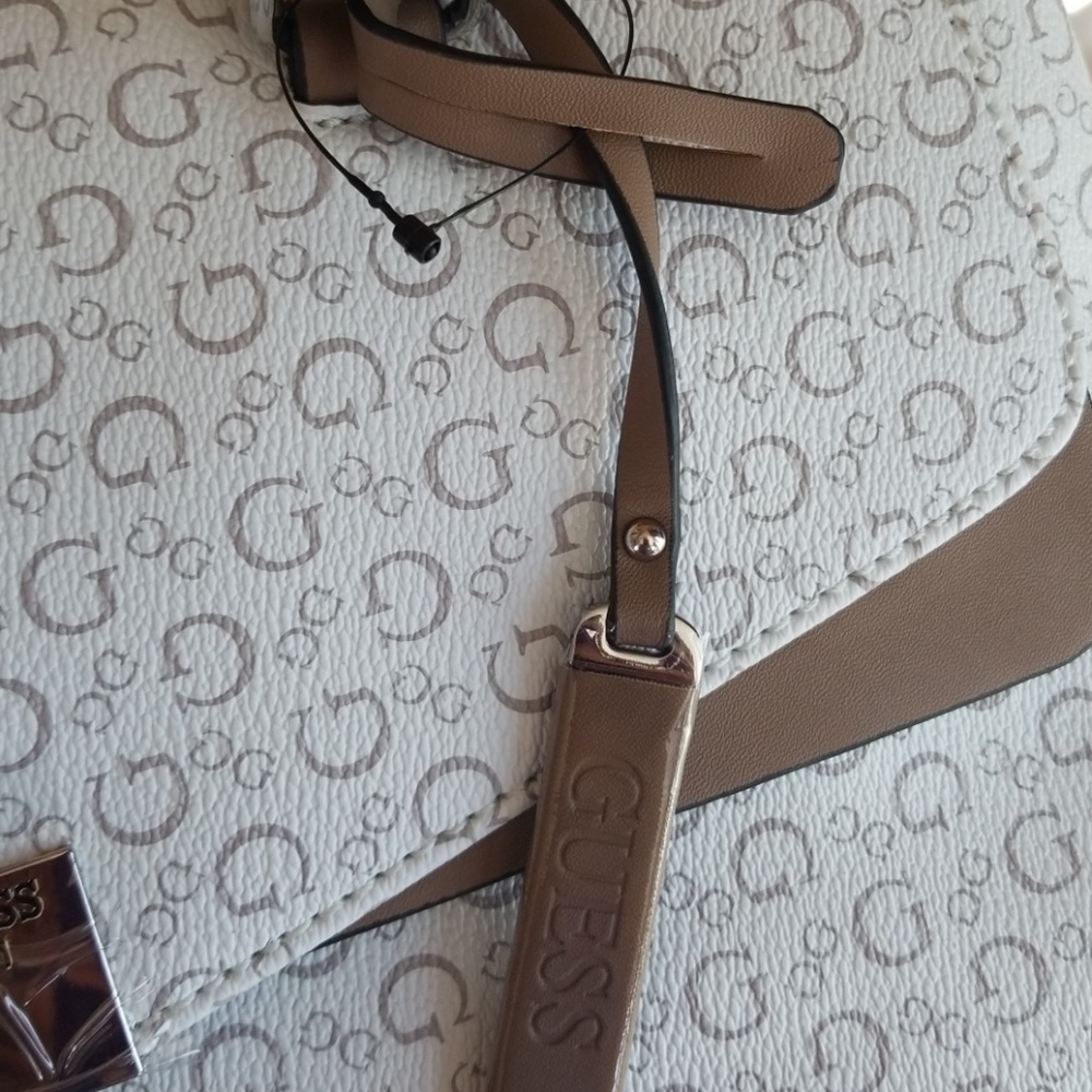 Guess bag - Picture 3 of 8